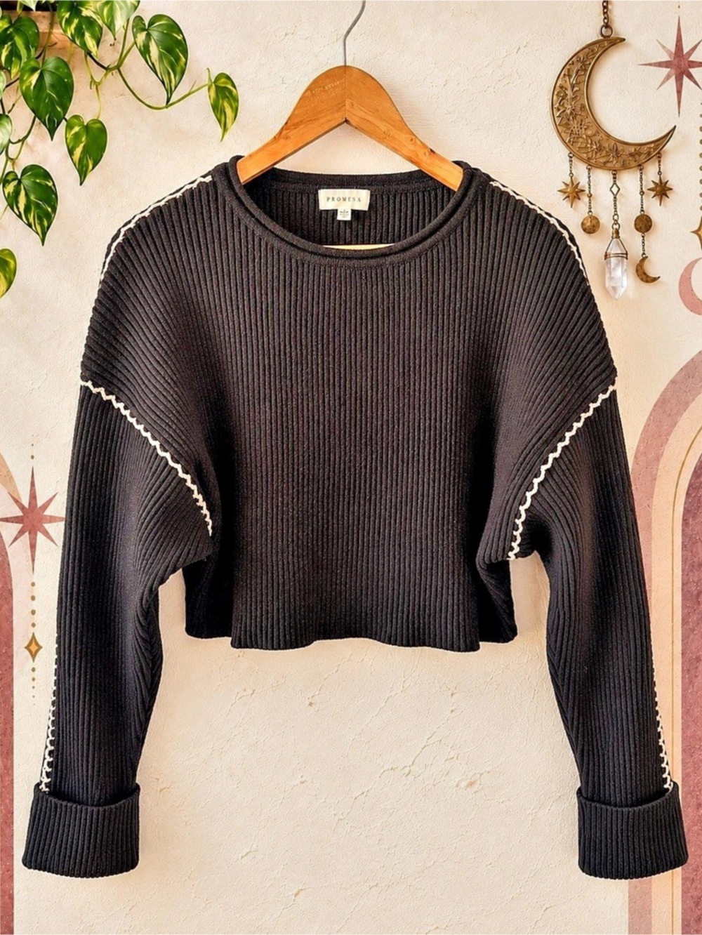 VICI Promesa Black Cropped Ribbed Blanket Stitch Sweater – Medium